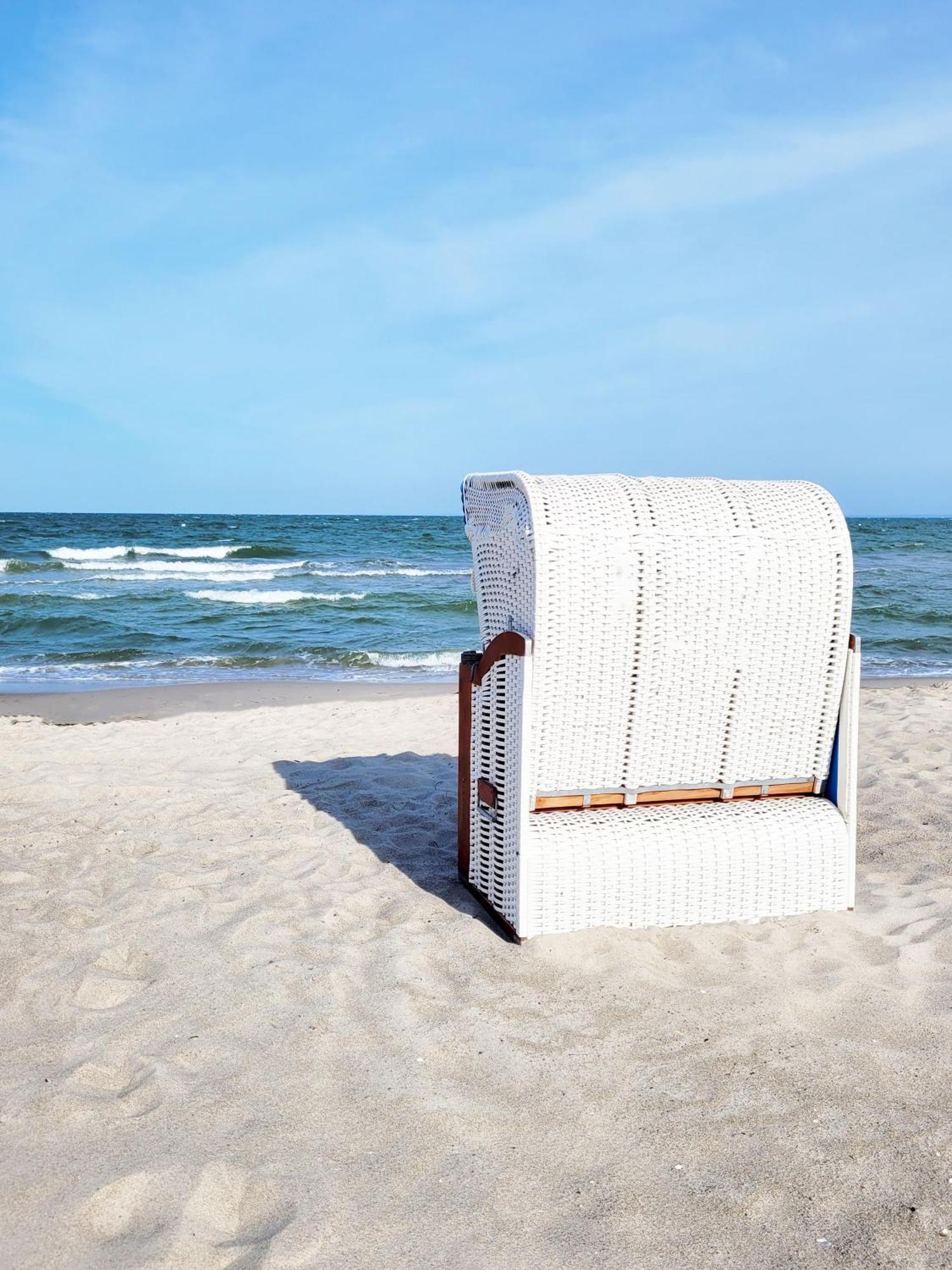 Strandnahe & Hochwertige Ferienunterkunft, Mit Gartenzugang, Parkplatz Und Fahrradunterstellplatz Scharbeutz Bagian luar foto
