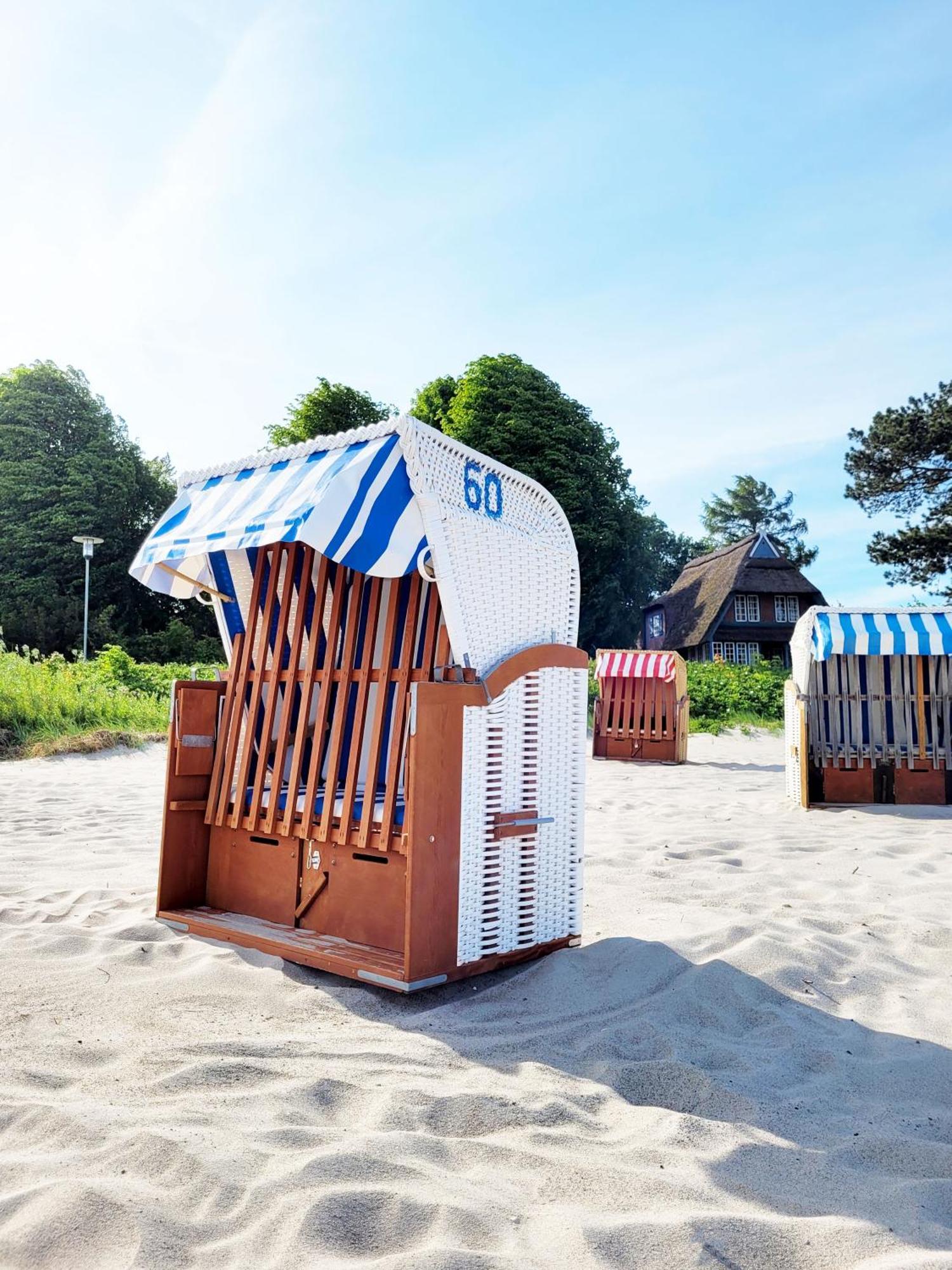 Strandnahe & Hochwertige Ferienunterkunft, Mit Gartenzugang, Parkplatz Und Fahrradunterstellplatz Scharbeutz Bagian luar foto